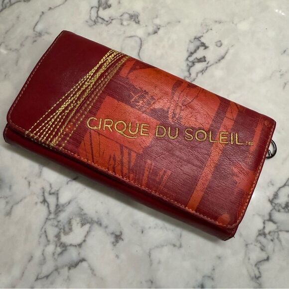 Cirque du Soleil Red Wallet - Picture 1 of 11